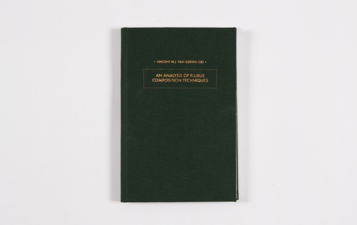 Hardcover / green linnen with gold colored silkscreen